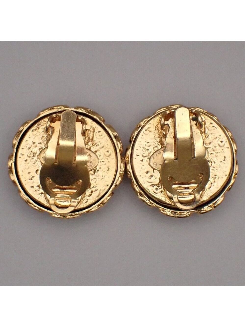 CHANEL CC ogo Tiger Eye Round Button Earrings 94P Clip-On GHW Vintage 298-082025 - Picture 8 of 11